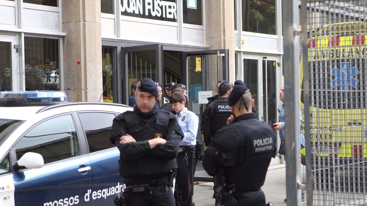 El instituto Joan Fuster, donde ha ocurrido el crimen de la ballesta El instituto Joan Fuster, donde ha ocurrido el crimen de la ballesta