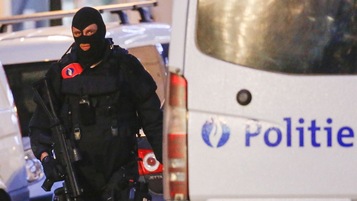 La policía patrulla las calles de Bruselas