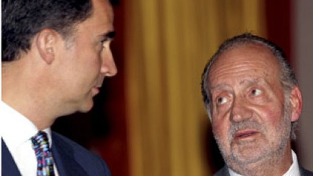 ¿Cómo se llaman las celebrities al oído?