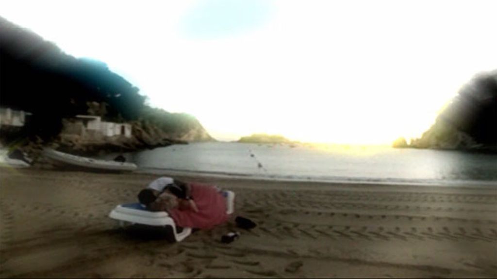 Javi y Rocío amanecen en la playa…