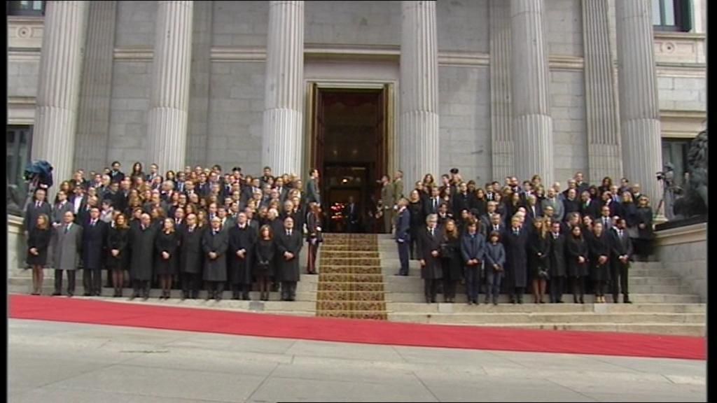 Adiós a Suárez entre honores militares