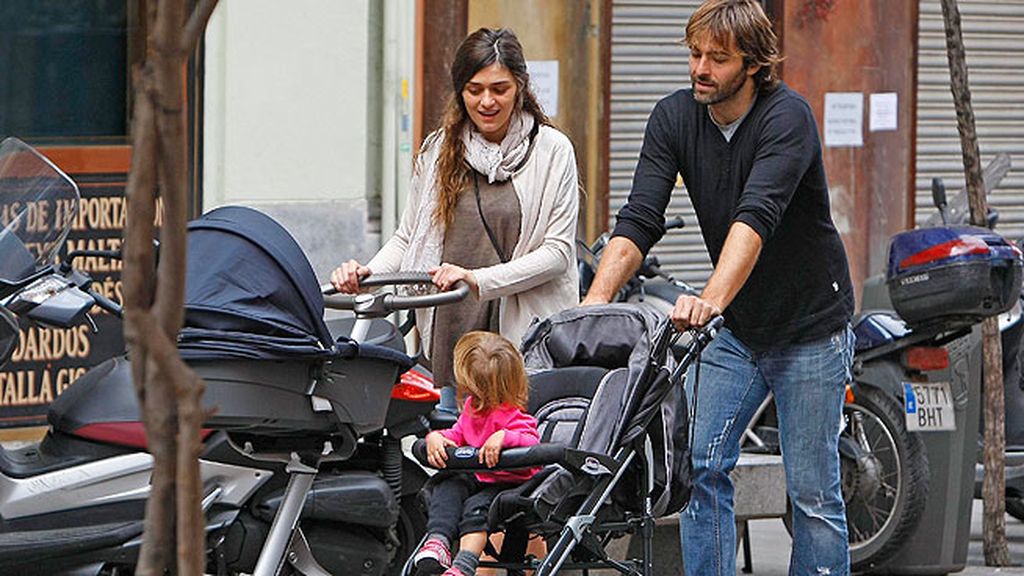Pasea su reciente maternidad por las calles de Madrid