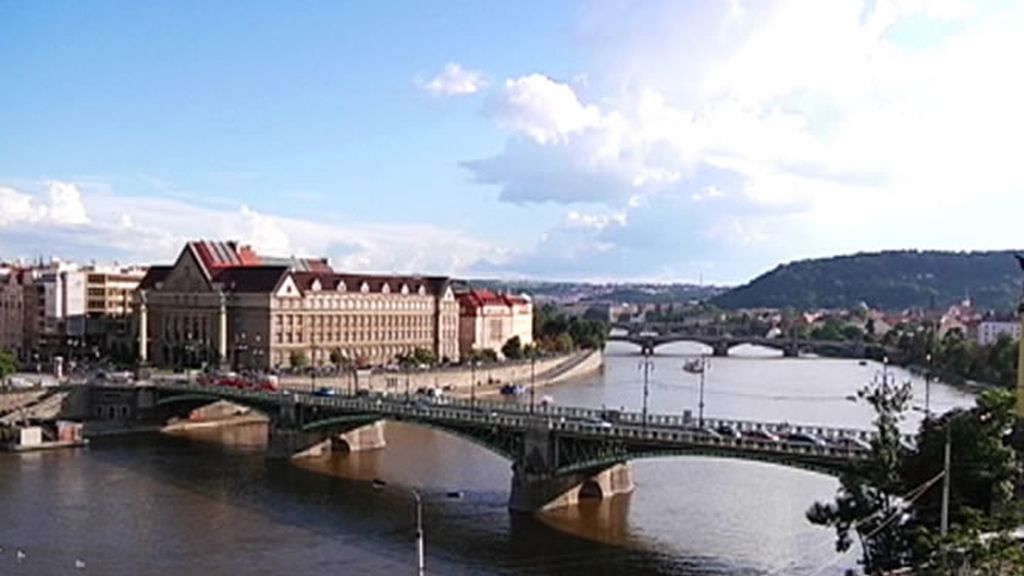 Puento sobre el río Moldavia