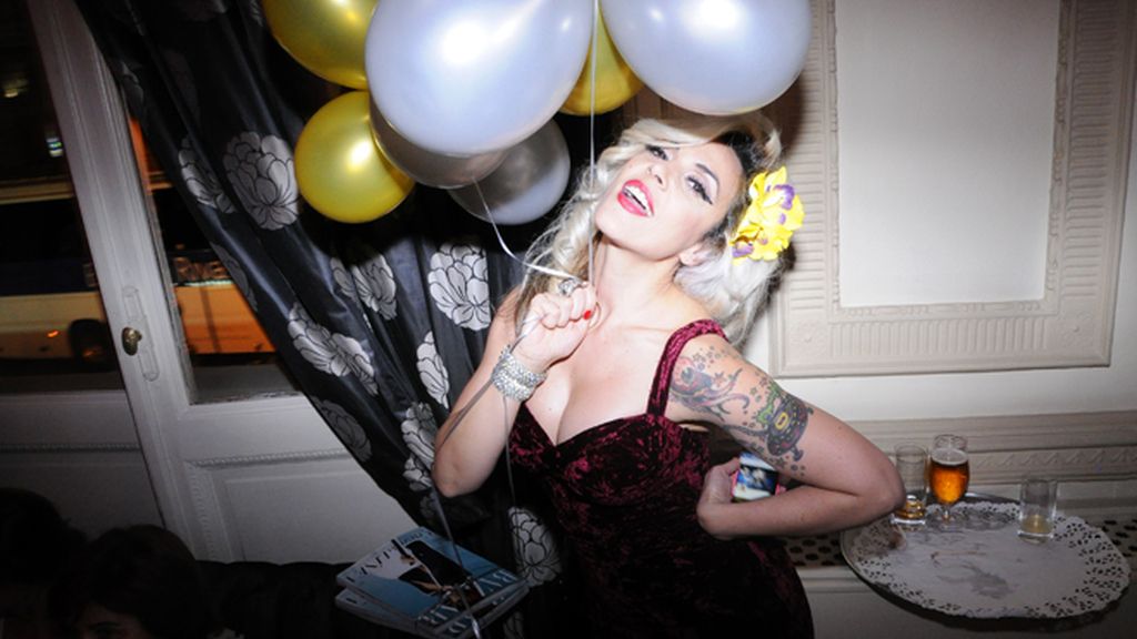 Blanca Suárez y Kira Miró, animado corrillo en la fiesta de Harper´s Baazar