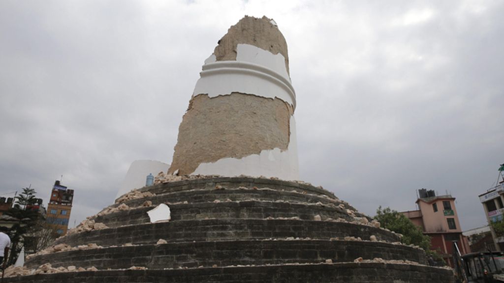 Un terremoto de 7,9 grados en la escala Ritcher sacude Nepal