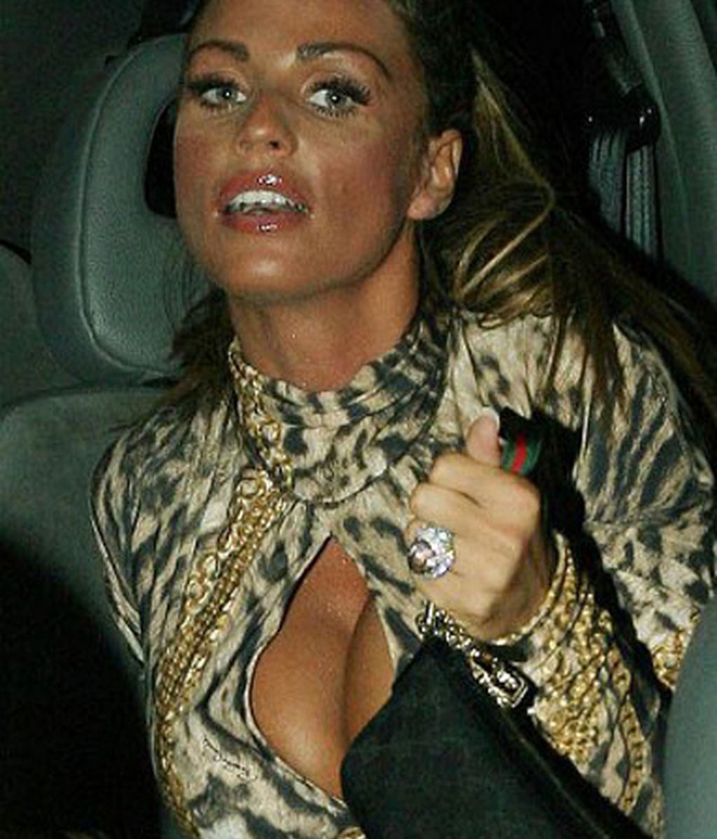 Sin ropa interior... ¿no tienen para bragas?