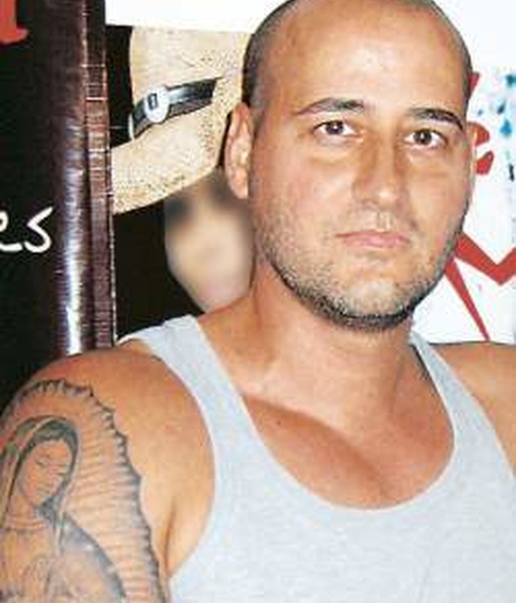 El director español Pablo Lapiedra es reclamado por Colombia para juzgarlo por utilizar menores de edad en el rodaje de sus películas pornográficas.