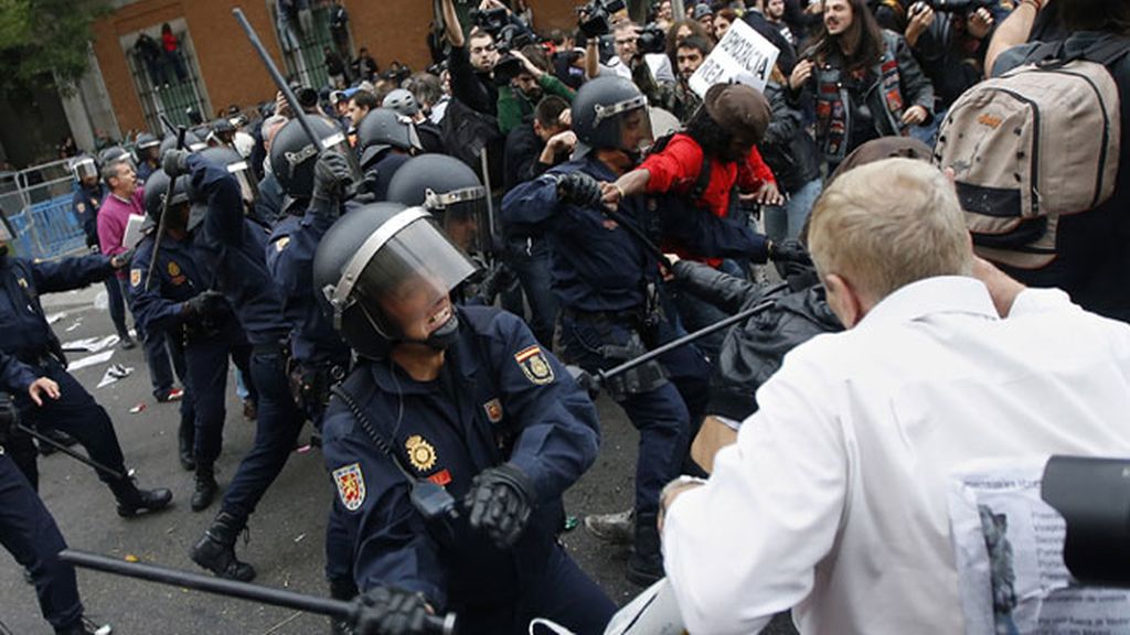 Cargas policiales en los alrededores del Congreso