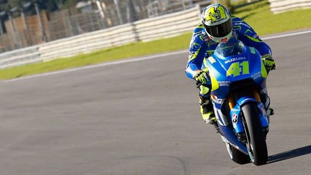 Aleix Espargaró y Maverick Viñales rodando en Valencia