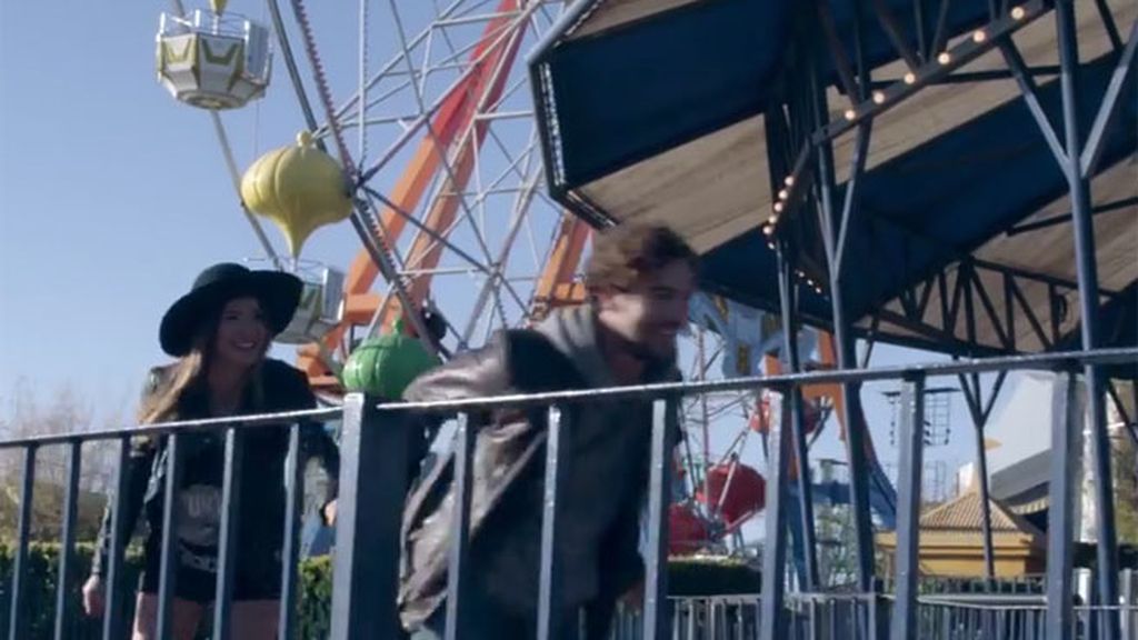 Un paseo en barco, abrazos y besos: así se gestó el romance de Bisbal y 'China' Suárez