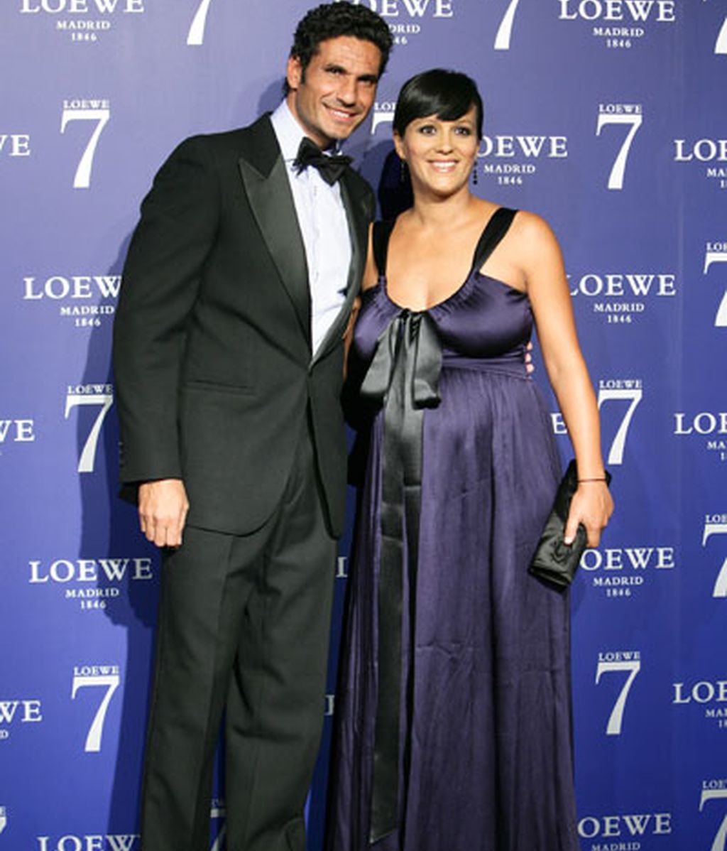 Cayetano Rivera y Eva González, protagonistas de un elenco de lujo en la fiesta de Loewe
