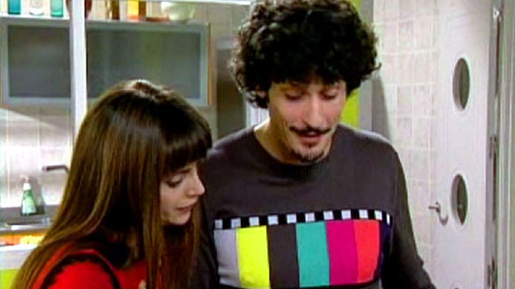 Un teléfono, un puticlub y una humedad terrible