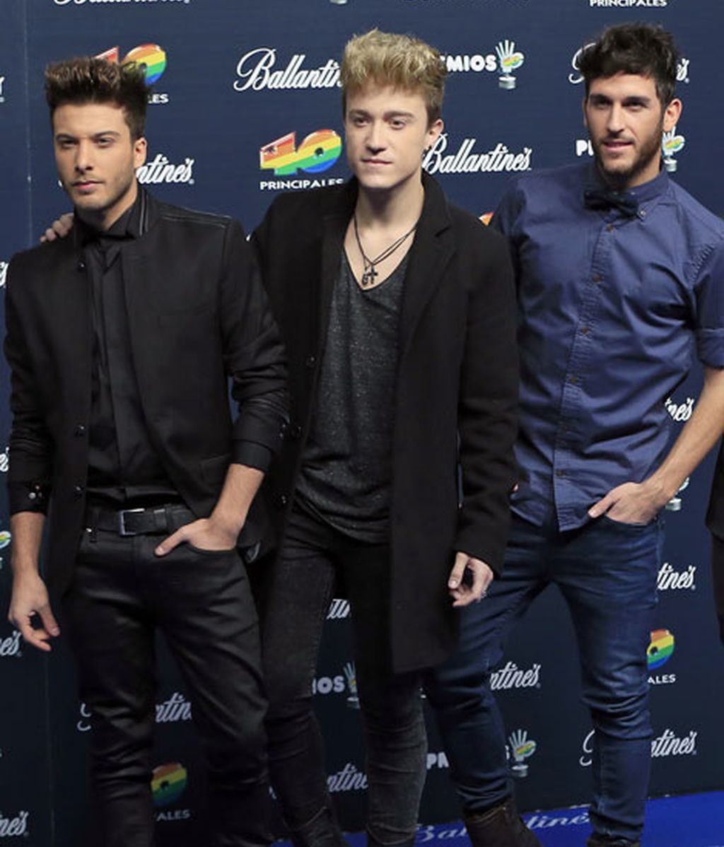Malú, 'One Direction', Dani Martín... glamour en la alfombra azul de la gala 40 Principales