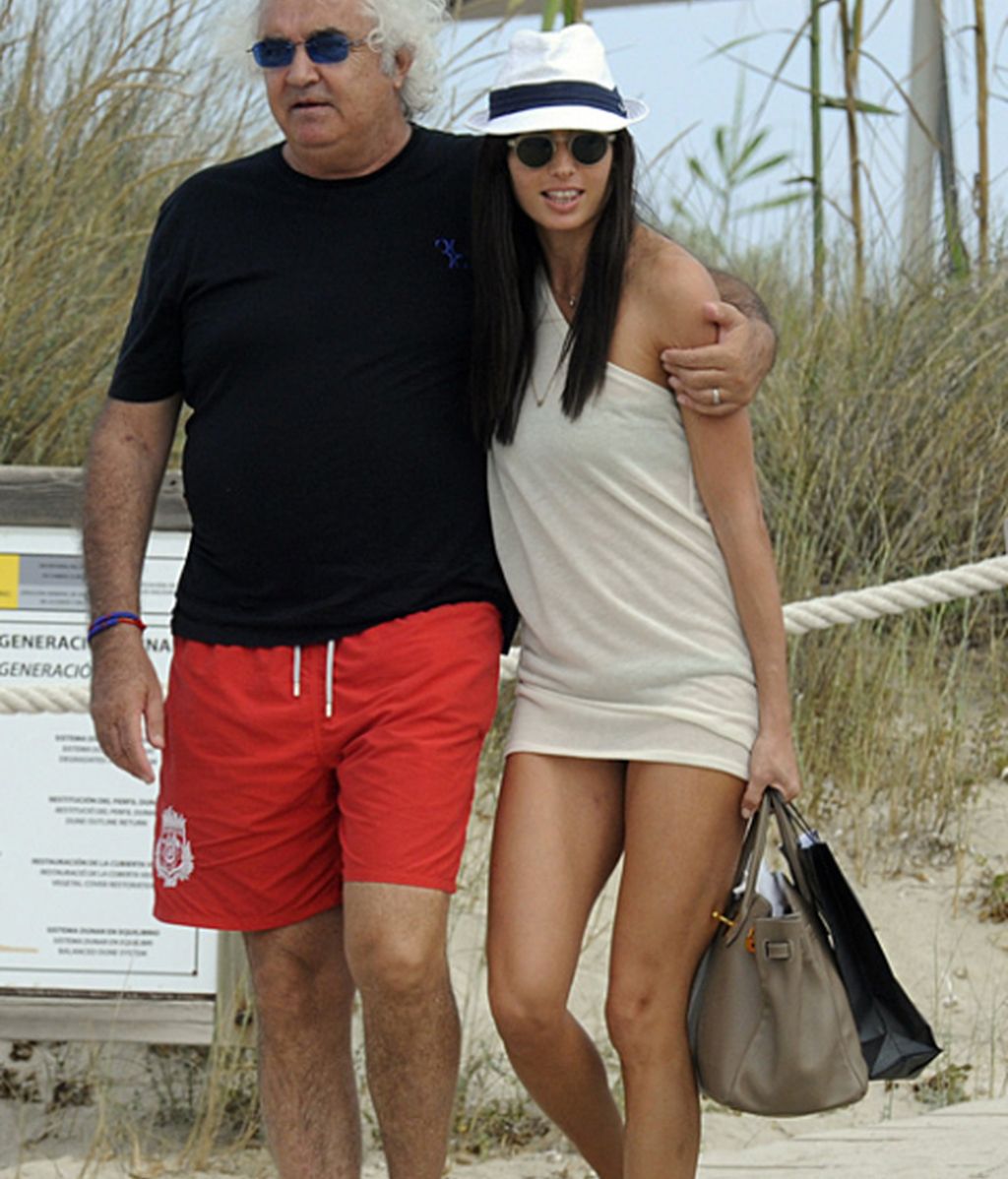 Briatore sigue presumiendo de mujer, ahora en Formentera