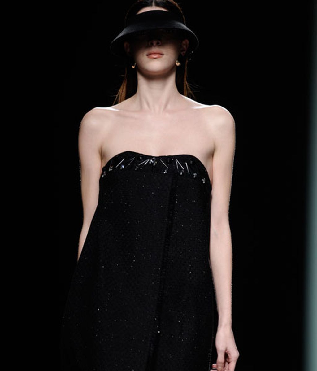 Moisés Nieto: geometría monocromática