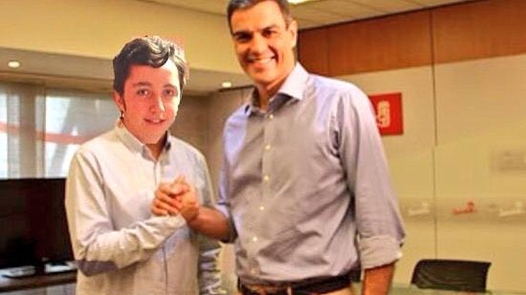 "En este país, si no tienes una foto con Don Francisco Nicolás, no eres nadie" @politicoguapo