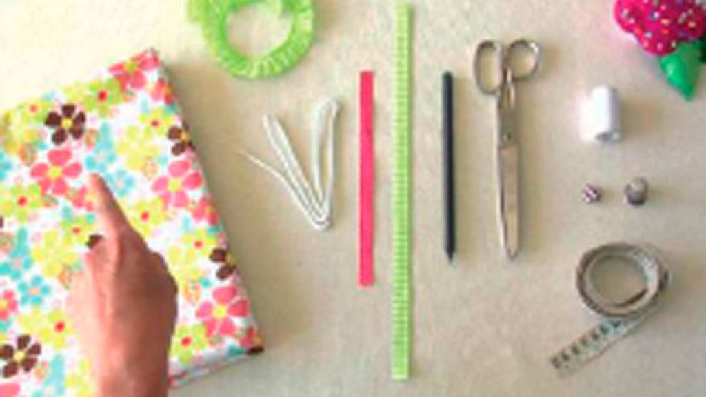 Tricotosas 37: Vestido de volante para niña