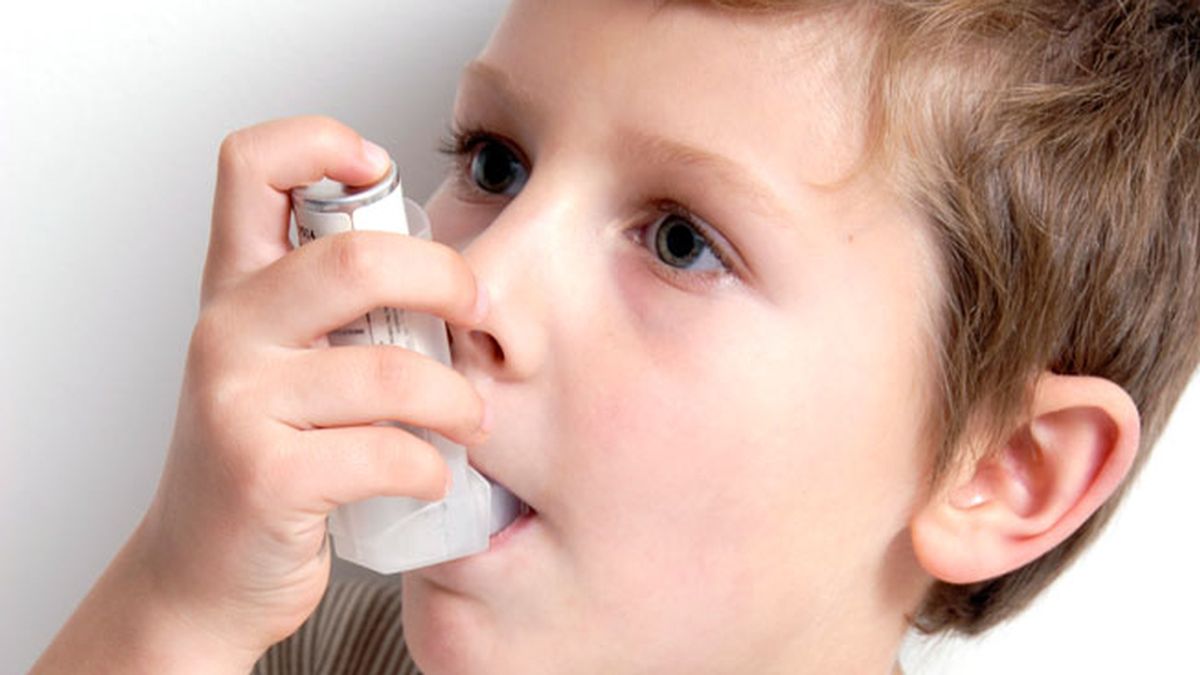 Niño con asma