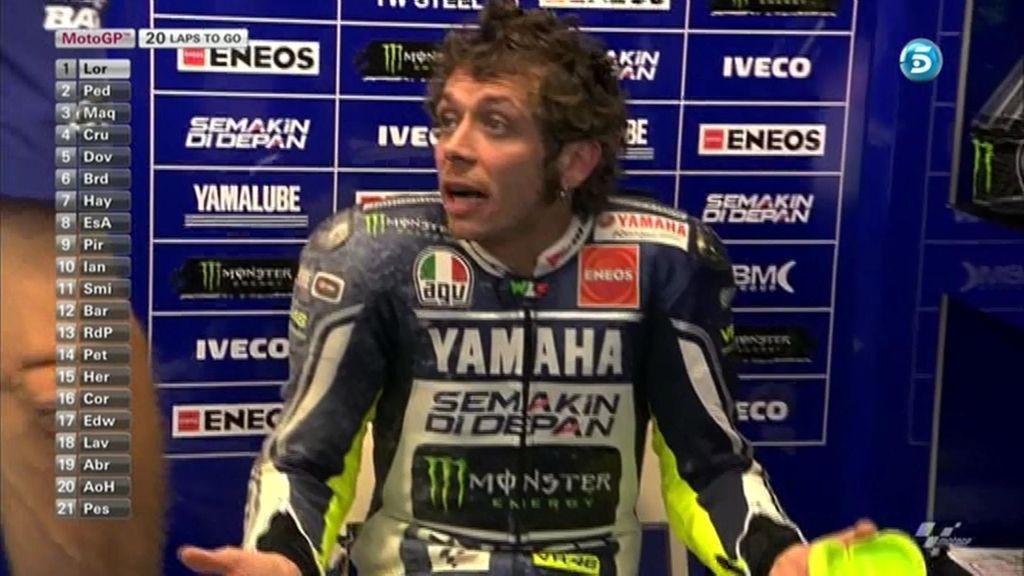 Rossi explica a los técnicos su incidente con Bautista