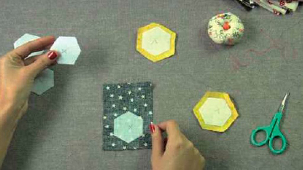 Tricotosas 19: Diadema Jardín de la abuela