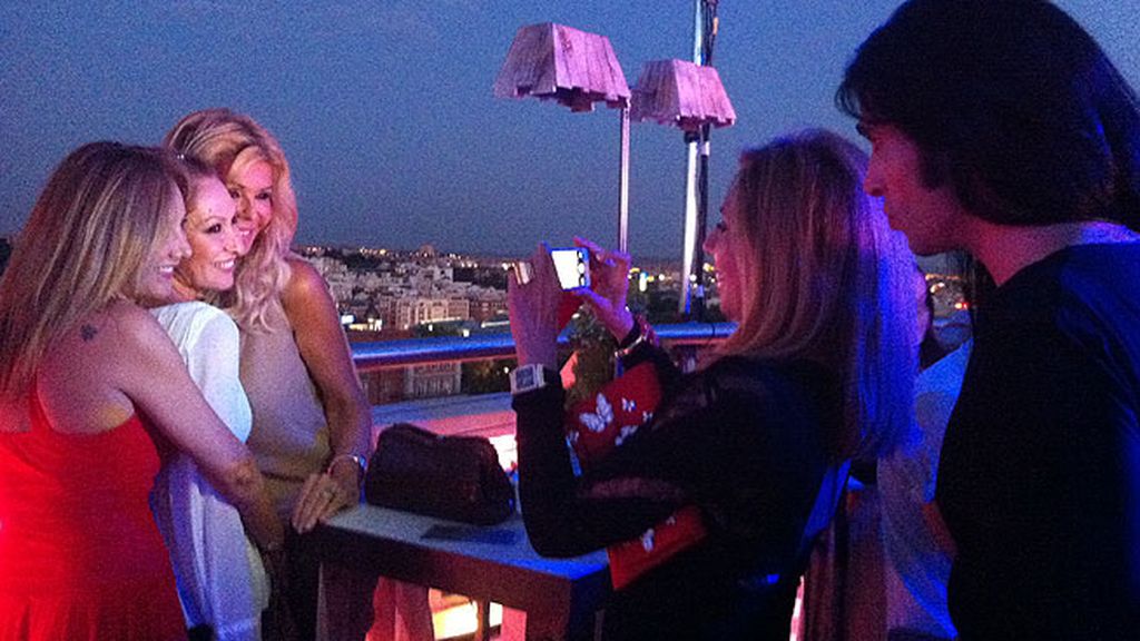 Bibiana, Rosa Benito y Belén Ro posaron juntas ante las cámaras