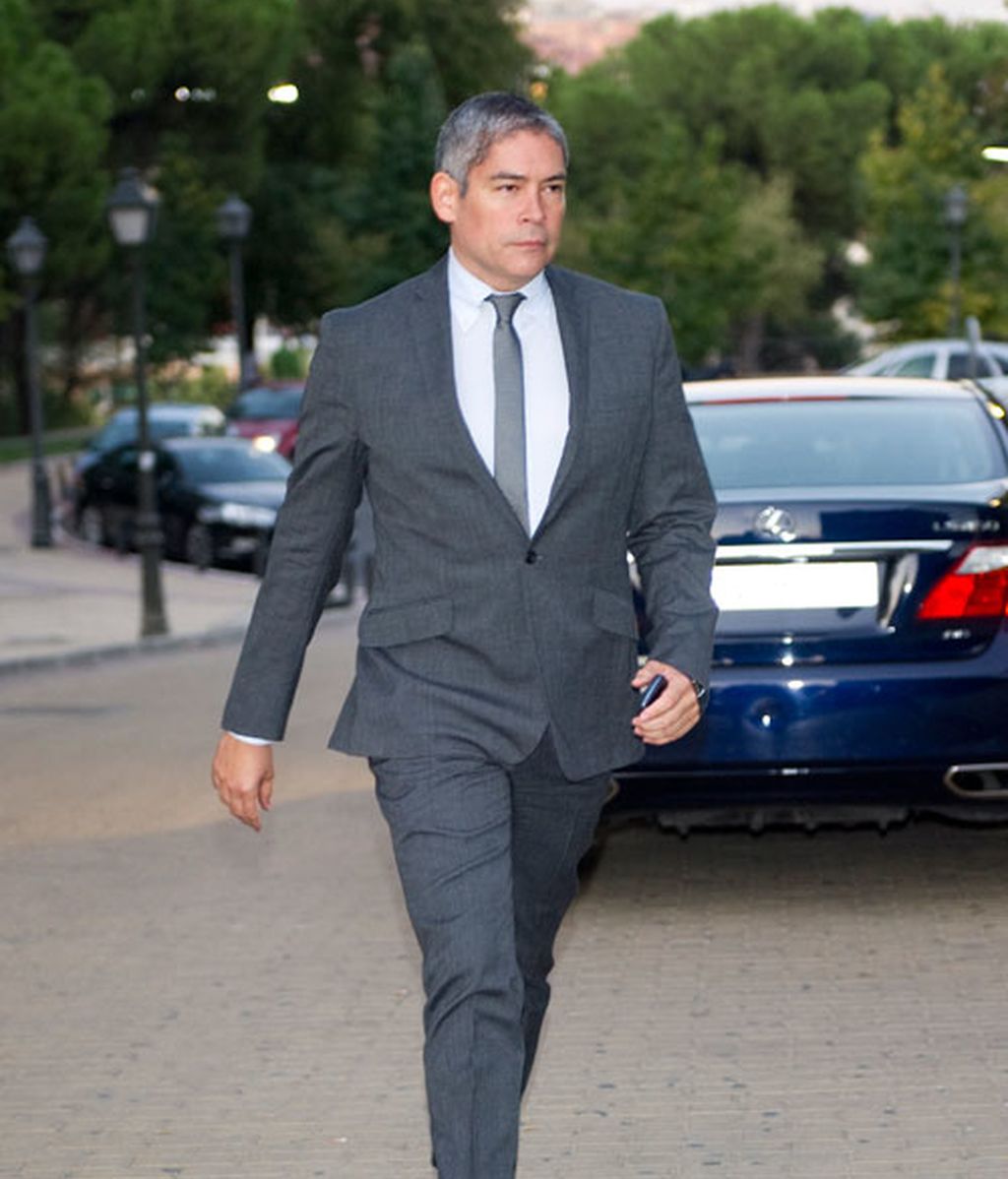 Isabel Preysler, rodeada de familia y amigos en el funeral de su hermana