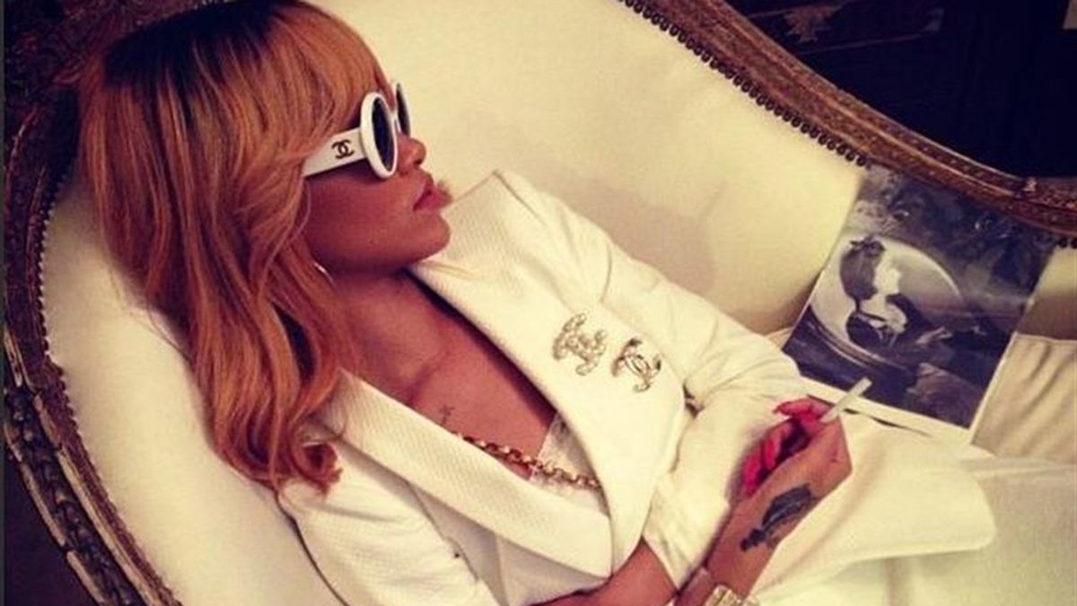 Rihanna nos sorprende con un nuevo "cambio de look"