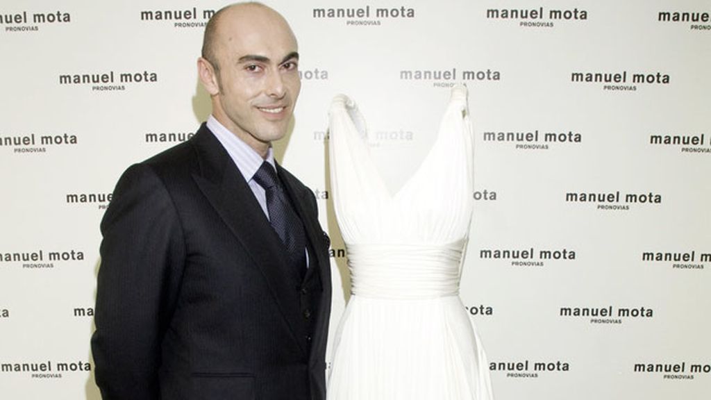 Manuel Mota, diseñador de novias y celebrities