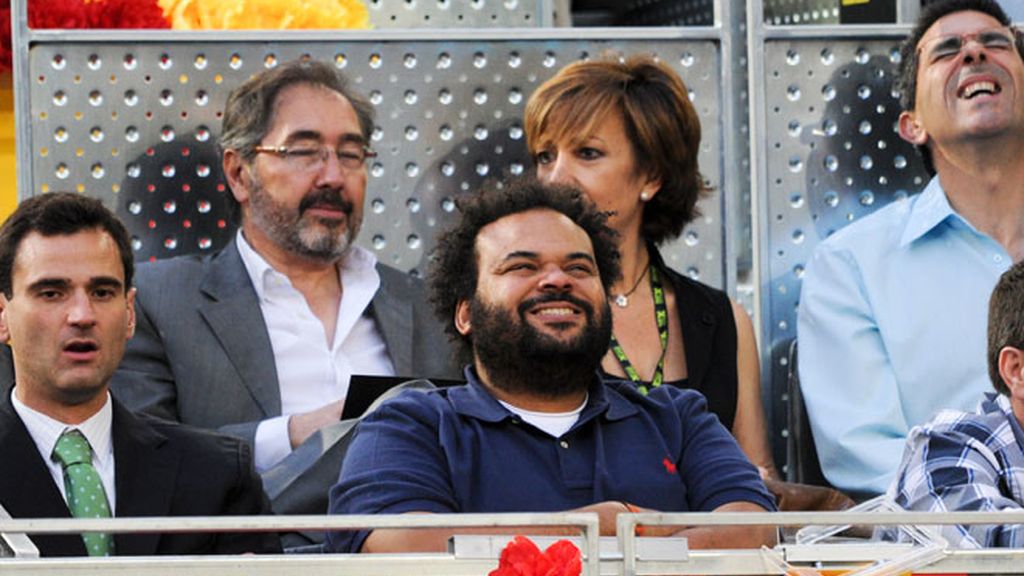 Xabi Alonso lleva a su hijo Jon al tenis y Cristiano va sin Irina