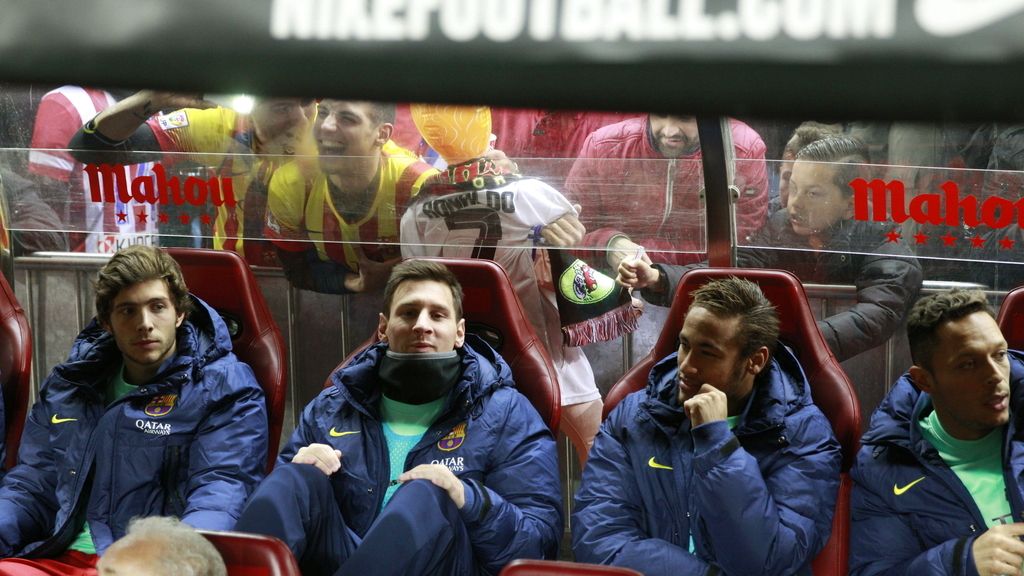 Messi y Neymar, en el banquillo al inicio del partido