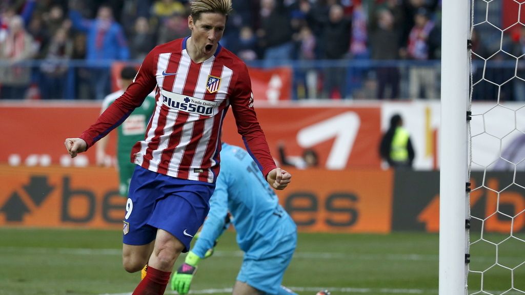 torres celebrando su gol 100
