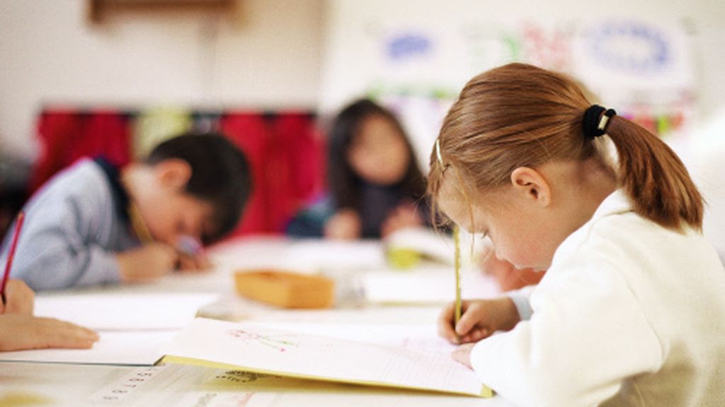 Niños durante una clase