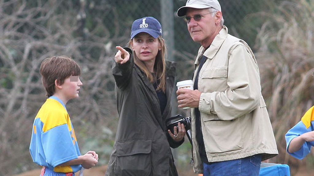 Calista Flockhart y Harrison Ford, de fotografiados a fotógrafos