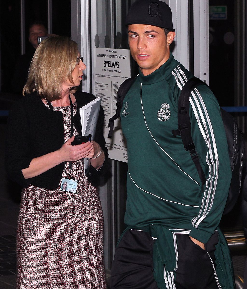 Cristiano Ronaldo a su llegada a Manchester Cristiano Ronaldo a su llegada a Manchester