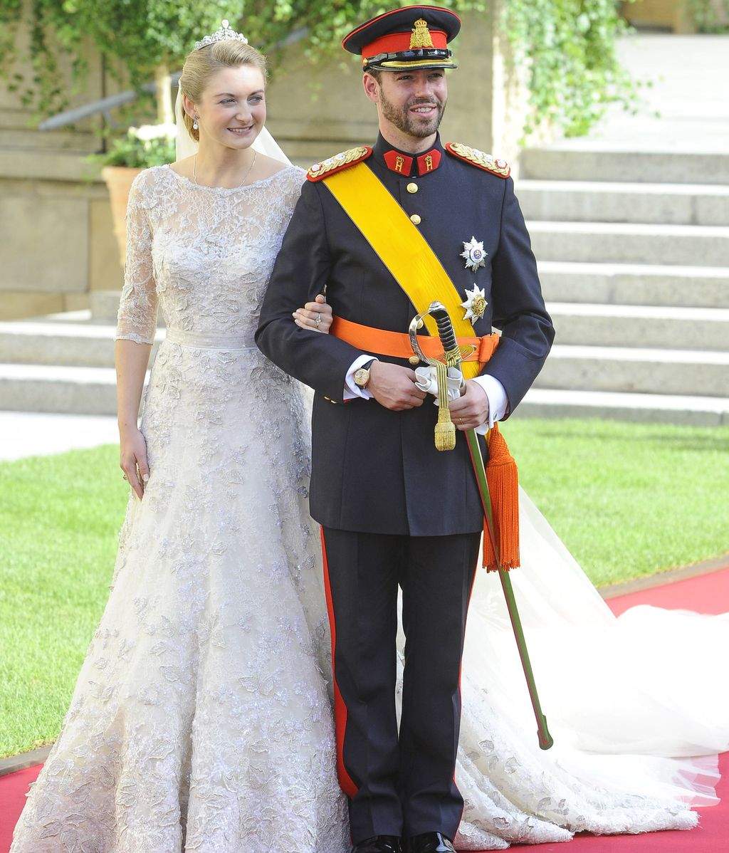 Guillermo de Luxemburgo y Stephanie de Lannoy tras su boda en Nòtre Dame de París