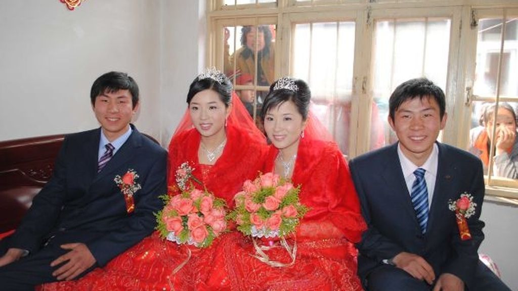 La doble boda de los gemelos chinos
