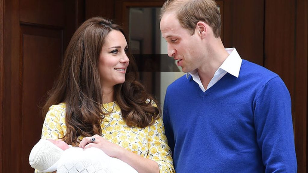 Los duques de Cambridge presentan a su primera hija