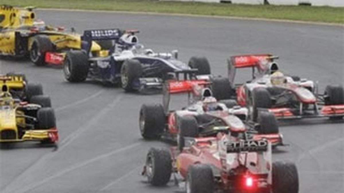 El británico Jenson Button (McLaren-Mercedes) ha conseguido la victoria en el gran Premio de Australia. Vídeo: Informativos Telecinco