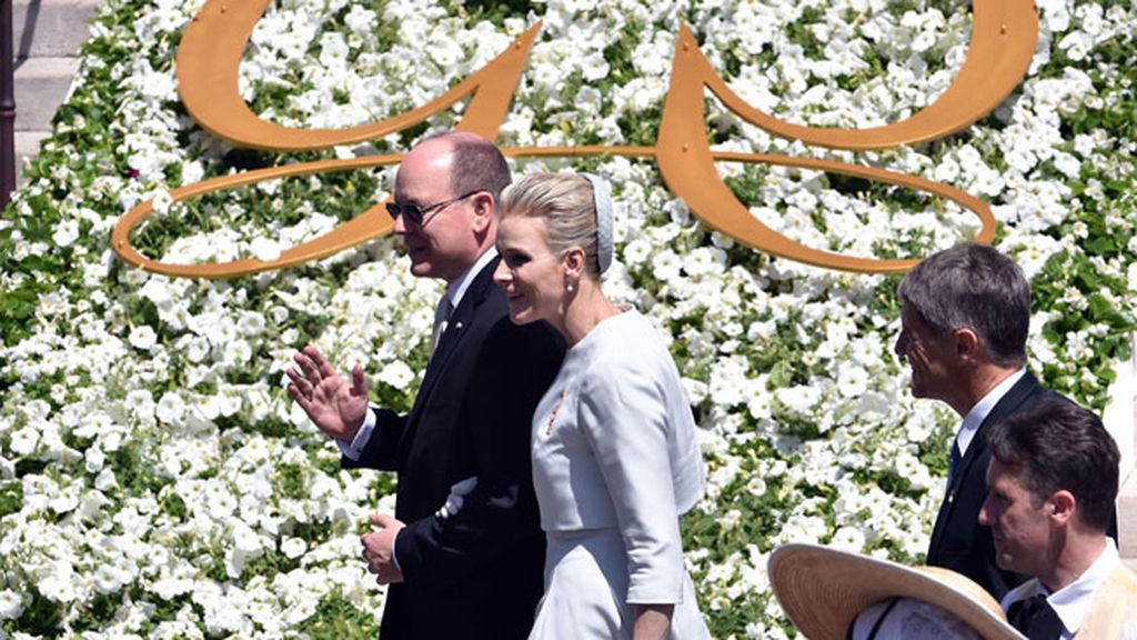 Cañonazos, flores blancas... El Bautizo Real de Jacques y Gabriella de Mónaco