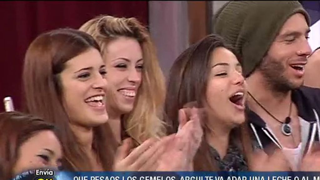 Los concursantes disimulan saber el secreto de Yessica y Anabel