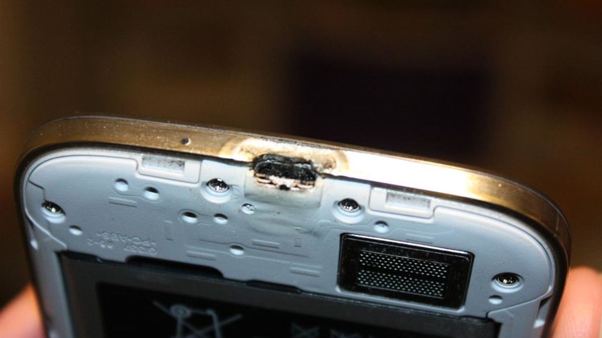 Galaxy S4 quemado, Galaxy S4 incendiado