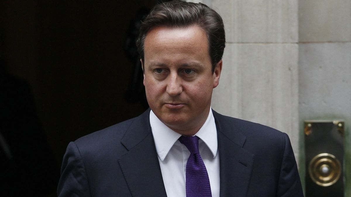 David Cameron sale de Downing Street