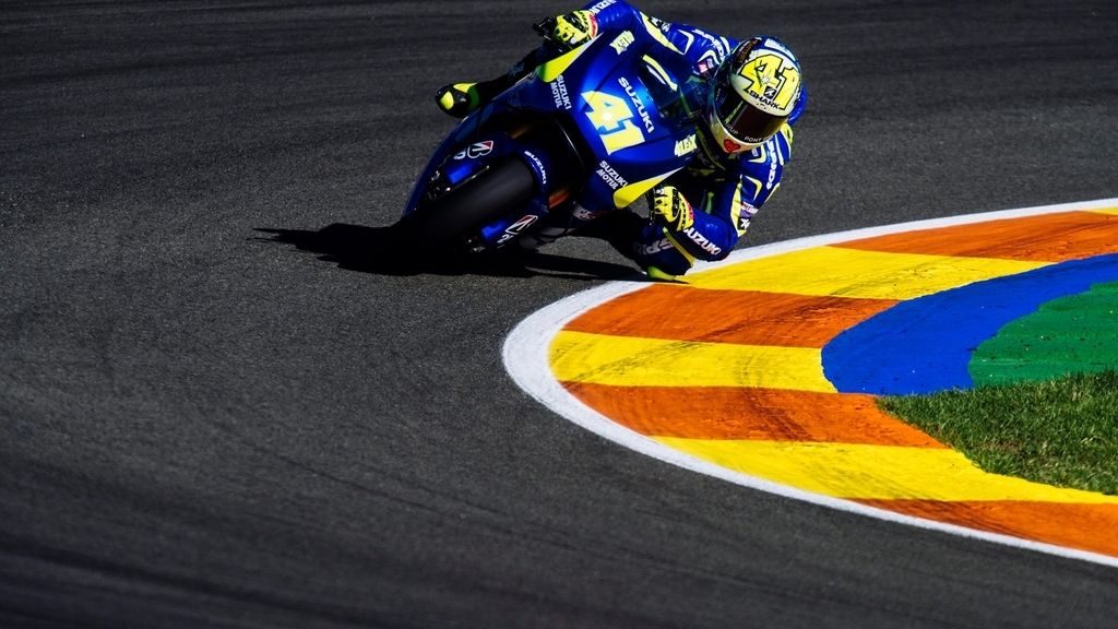 Aleix Espargaró y Maverick Viñales rodando en Valencia