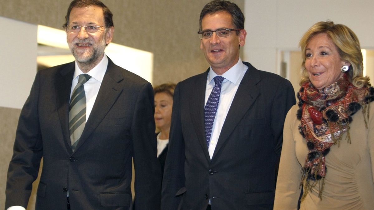 Mariano Rajoy junto a Antonio Basagoiti y Esperanza Aguirre