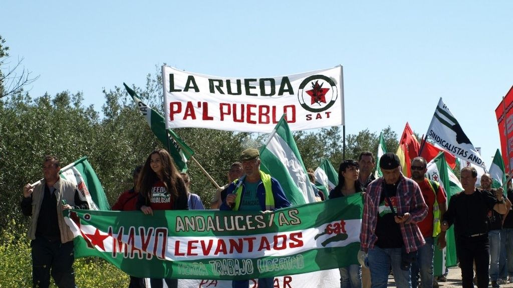 Jornaleros y militantes del SAT liderados por Cañamero y Sánchez Gordillo vuelven a entrar en Las Turquillas Jornaleros y militantes del SAT liderados por Cañamero y Sánchez Gordillo vuelven a entrar en Las Turquillas