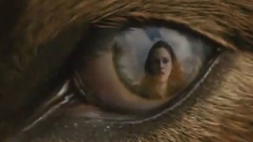 Bella reflejada en el ojo del 'lobo Jacob'
