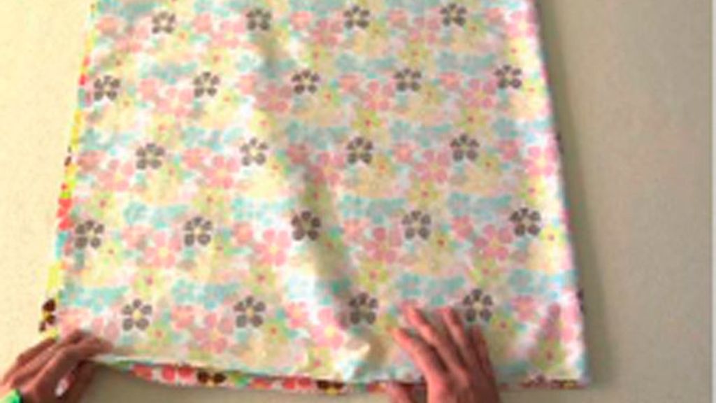 Tricotosas 37: Vestido de volante para niña