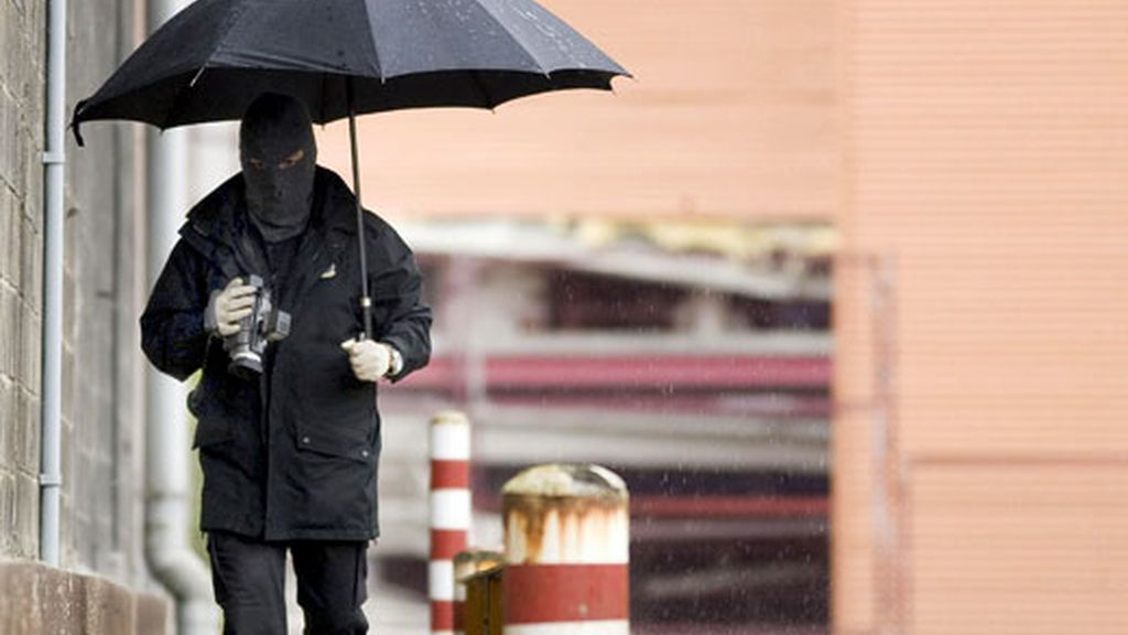 Un agente vasco graba los alrededores