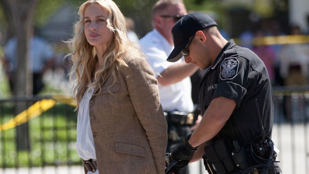 La detención de Daryl Hannah, paso a paso