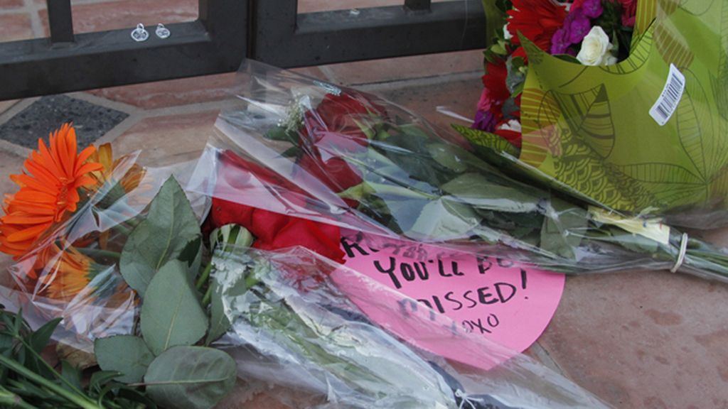 Los fans se han acercado para darle un último adiós